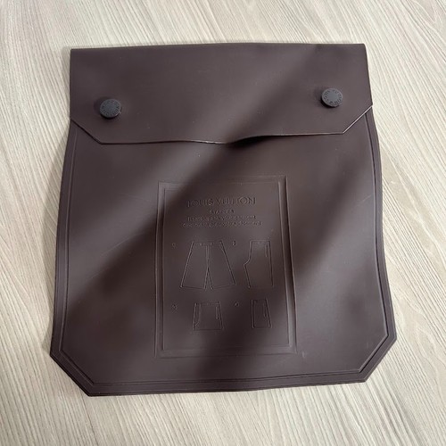 Louis vuitton staples silicone - vuitton,